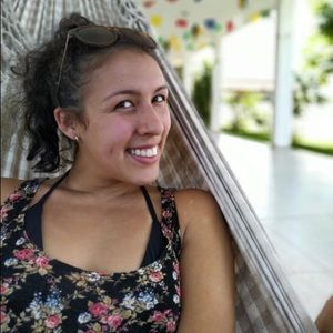 Meet your Posher, Ana